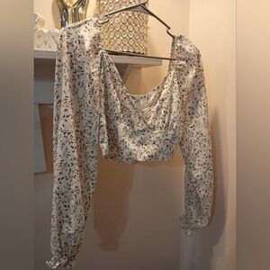 SHEIN Cream Floral Puff-Sleeve Crop Top